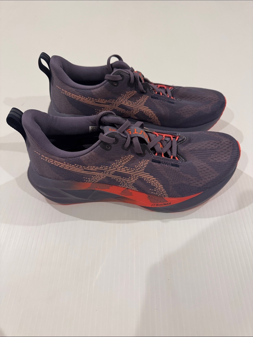 Asics Novablast 5 Women’s Size 8.5